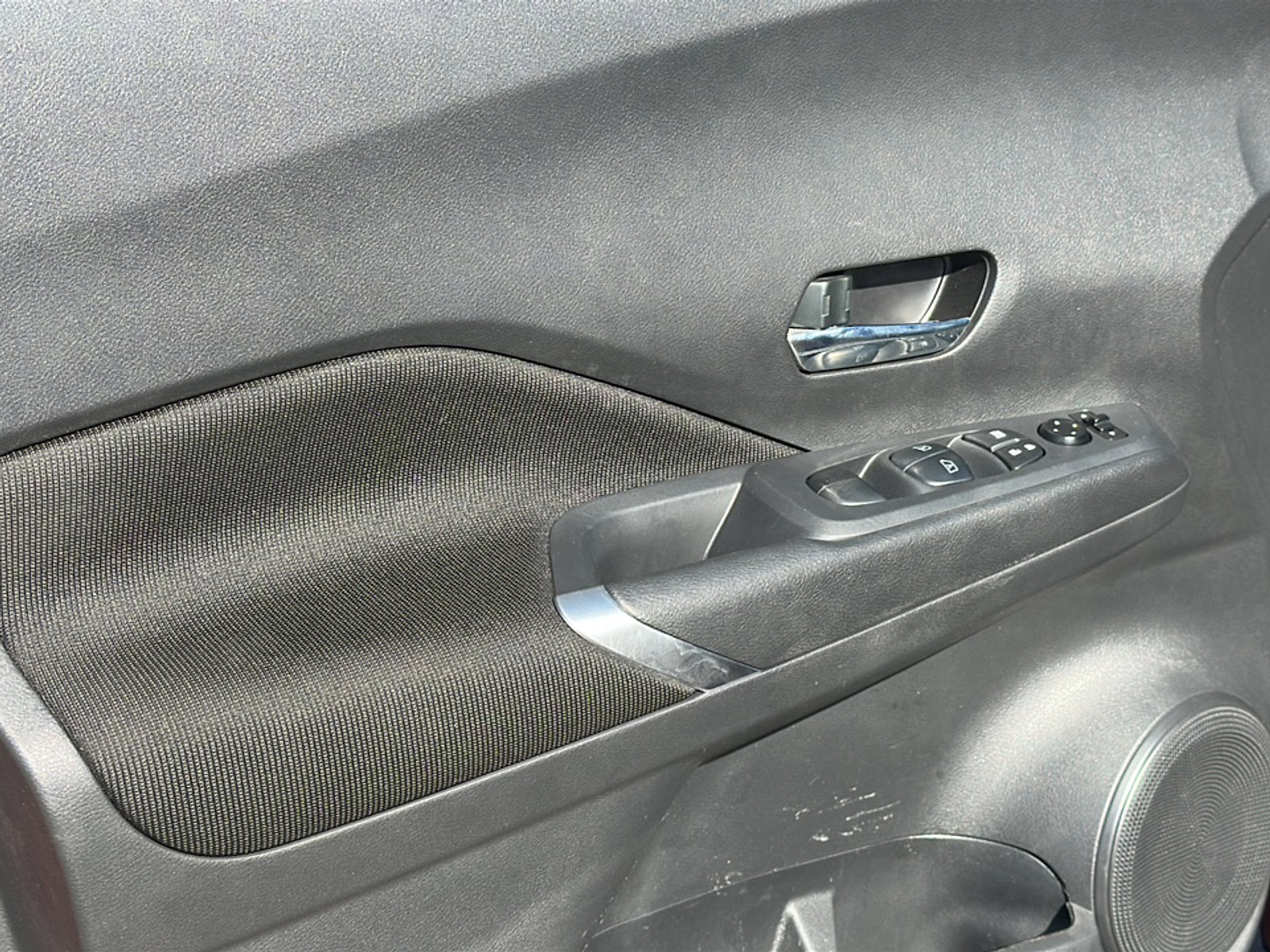 Used 2023 Nissan Kicks SV image 16