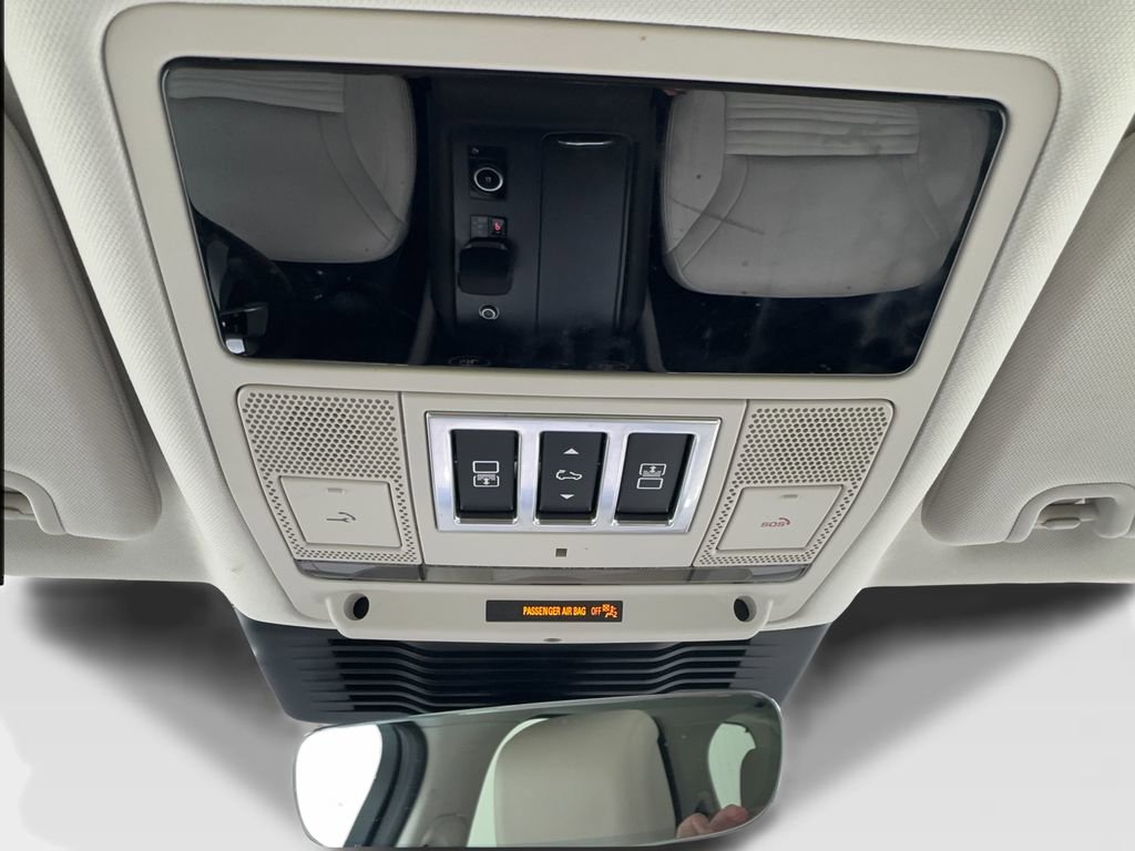 Used 2025 Land Rover Discovery S AWD/4WD image 31