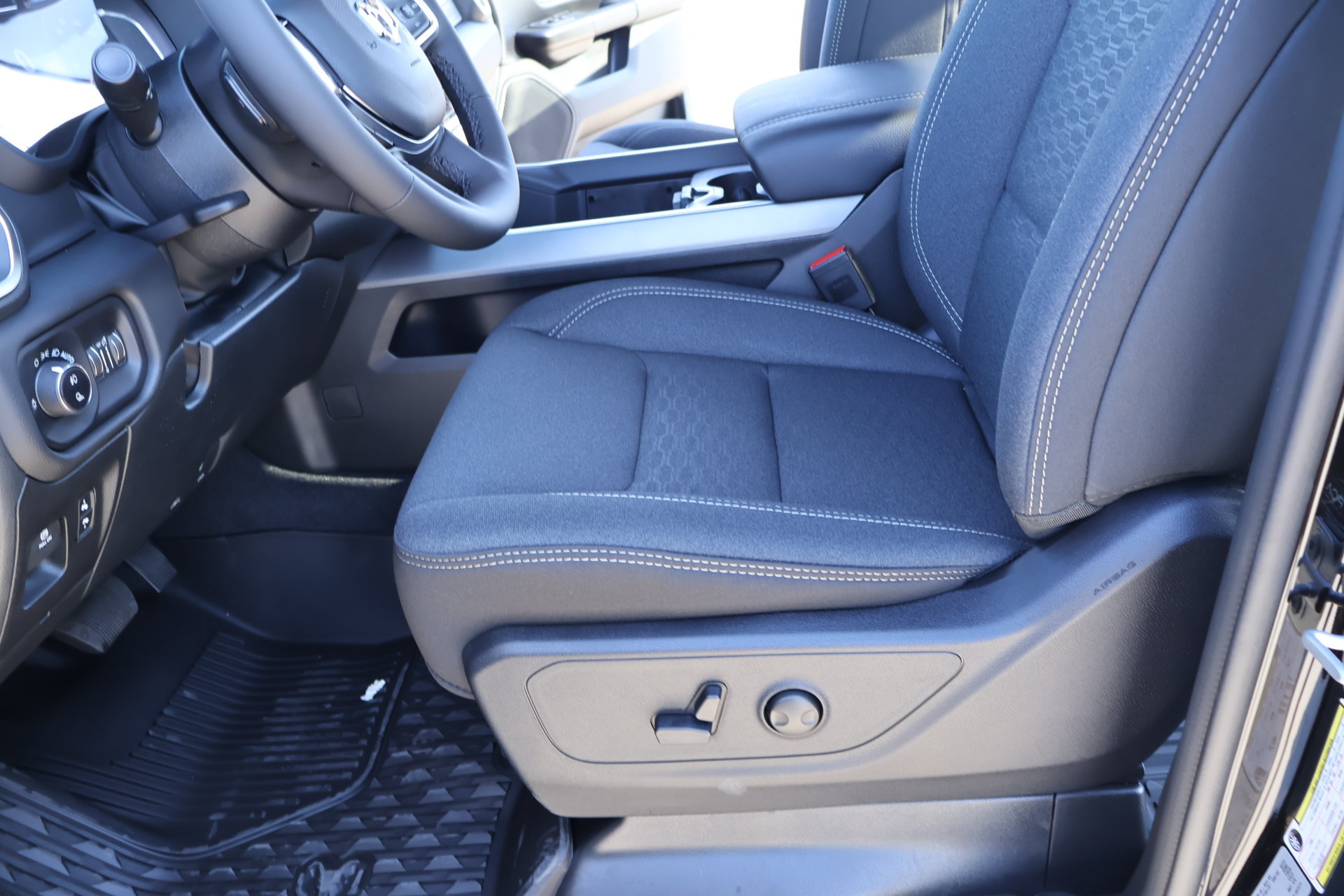 New 2026 RAM 1500 Big Horn AWD/4WD image 12