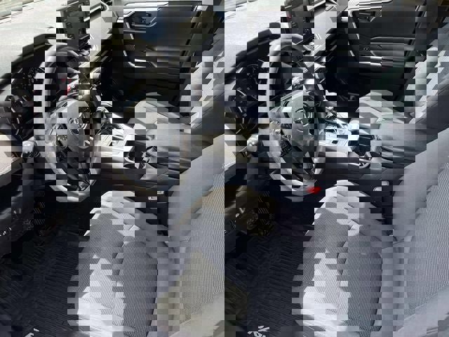 Used 2019 Toyota RAV4 LE AWD/4WD image 25