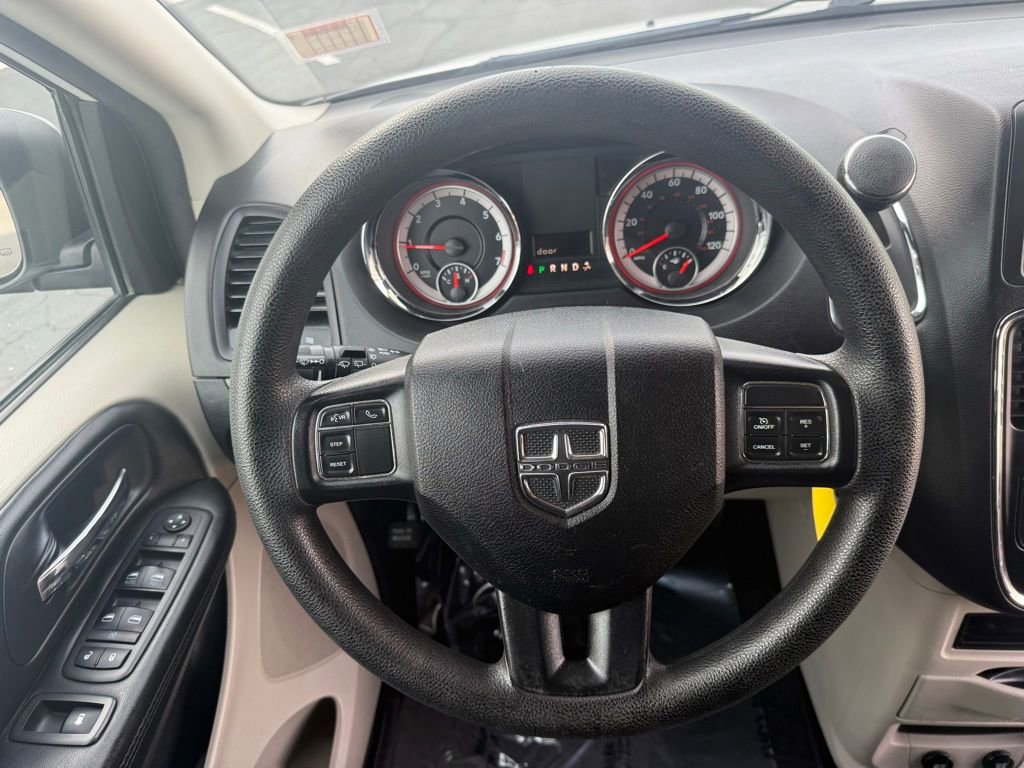 Used 2018 Dodge Grand Caravan SE w/ UConnect Hands-Free Group image 51