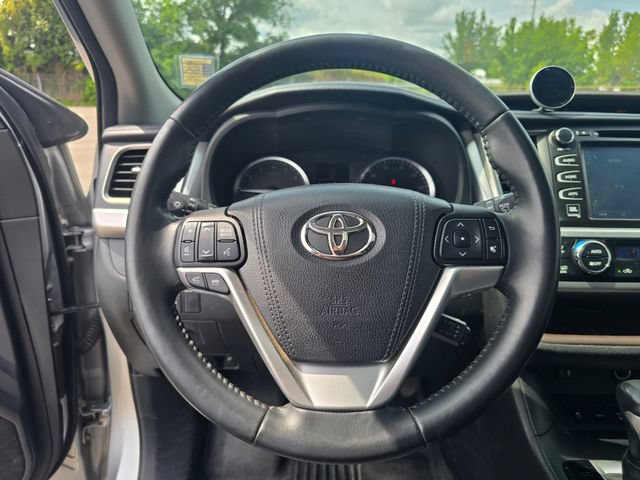 Used 2015 Toyota Highlander Limited AWD/4WD image 28