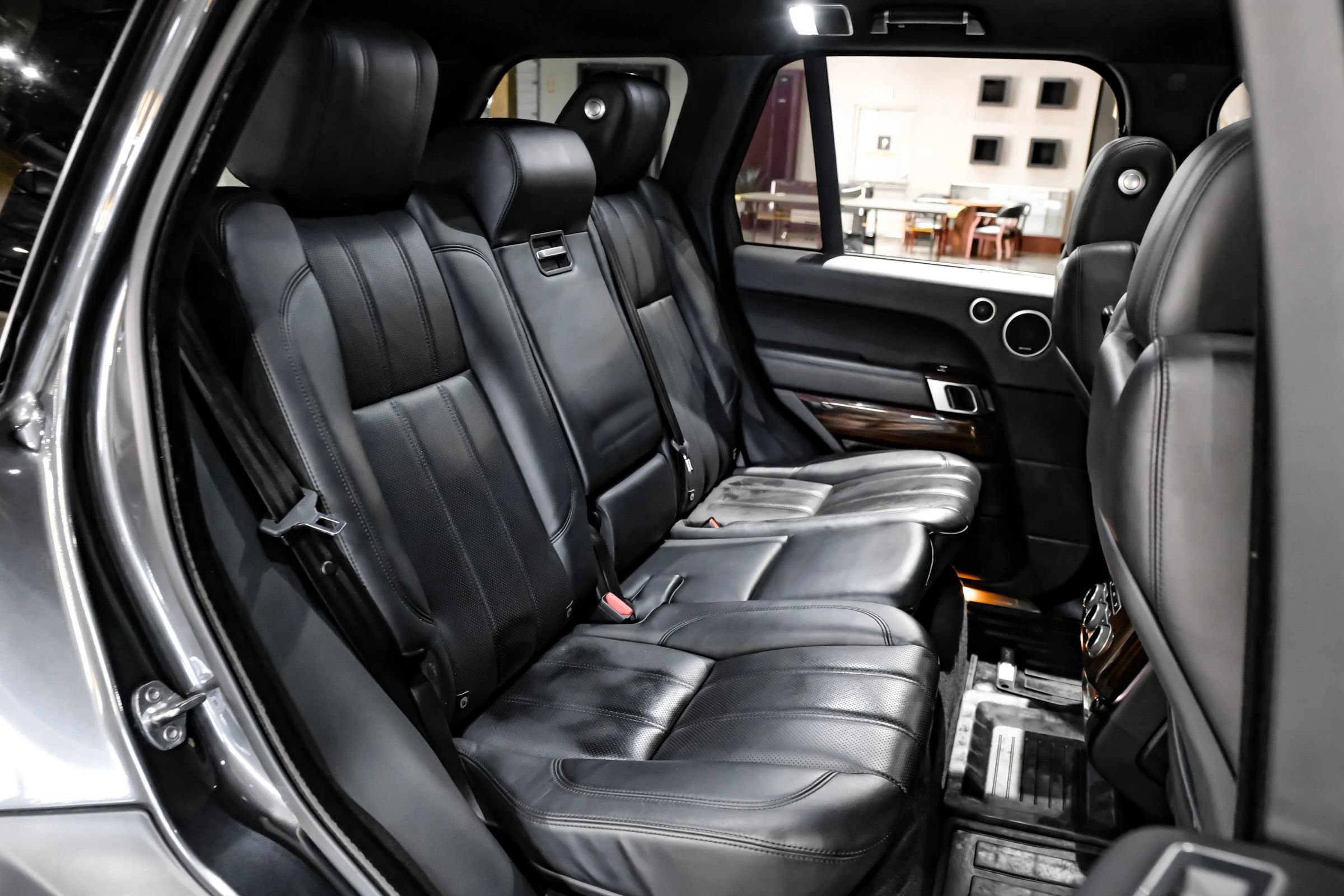 Used 2017 Land Rover Range Rover HSE image 40