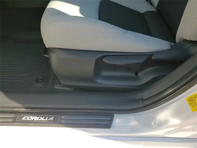 Used 2025 Toyota Corolla SE image 13