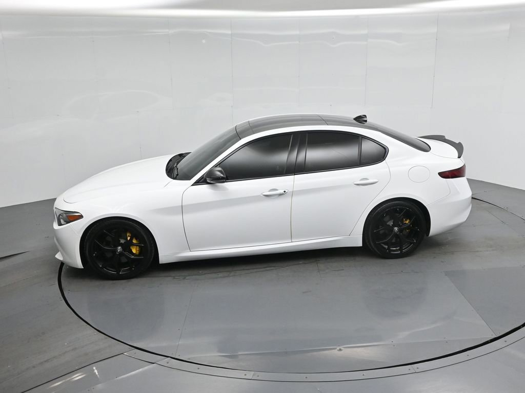Used 2021 Alfa Romeo Giulia Ti w/ Nero Edizione RWD image 40
