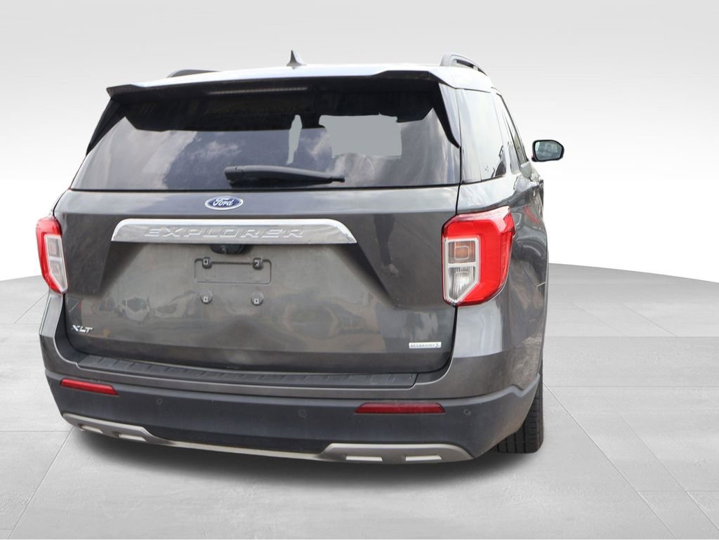 Used 2020 Ford Explorer XLT w/ Equipment Group 202A RWD image 13