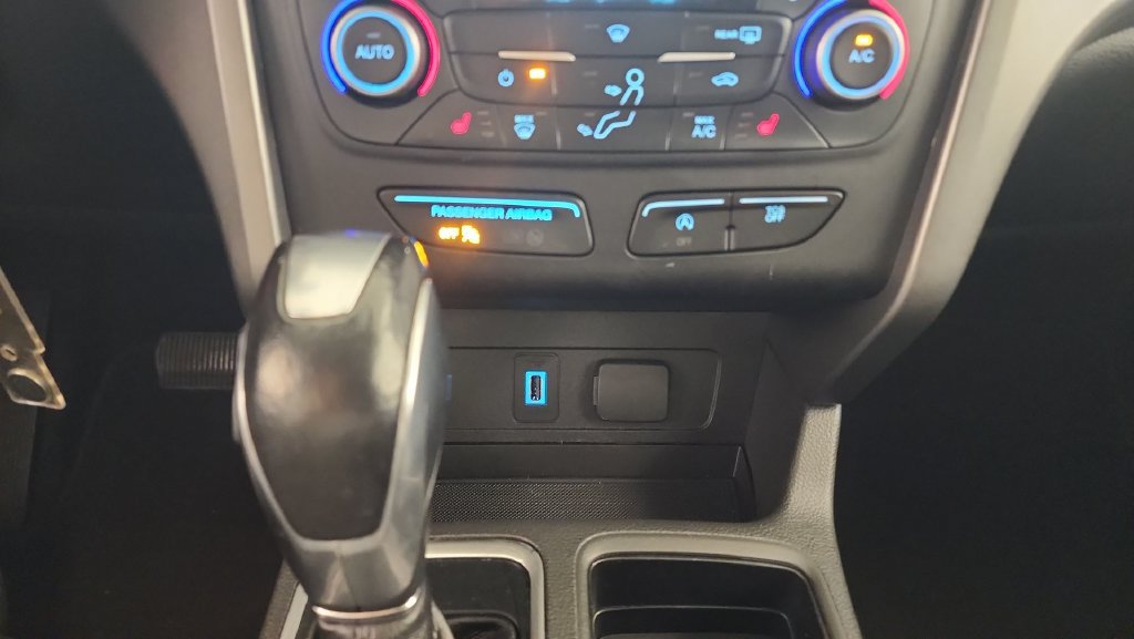 Used 2018 Ford Escape SEL AWD/4WD image 16