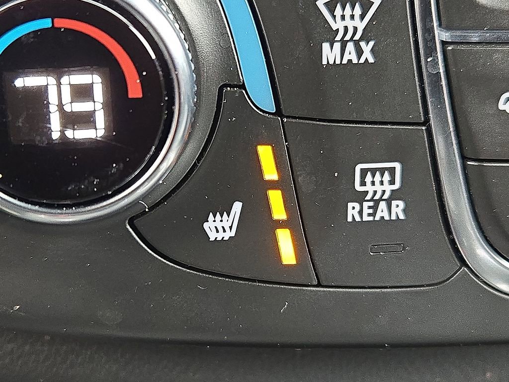 Used 2023 Chevrolet Traverse LT image 30