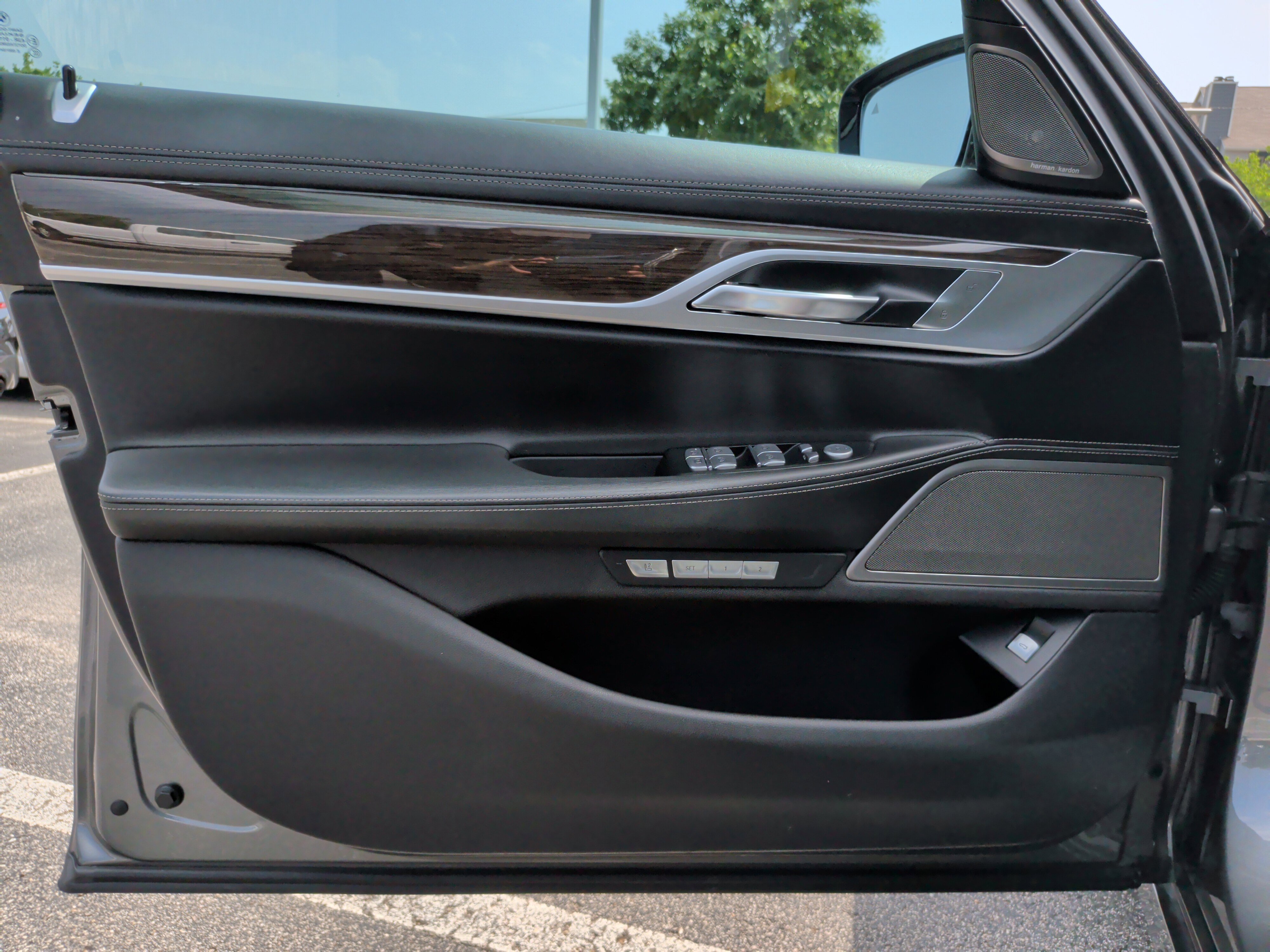 Used 2016 BMW 740i RWD image 26