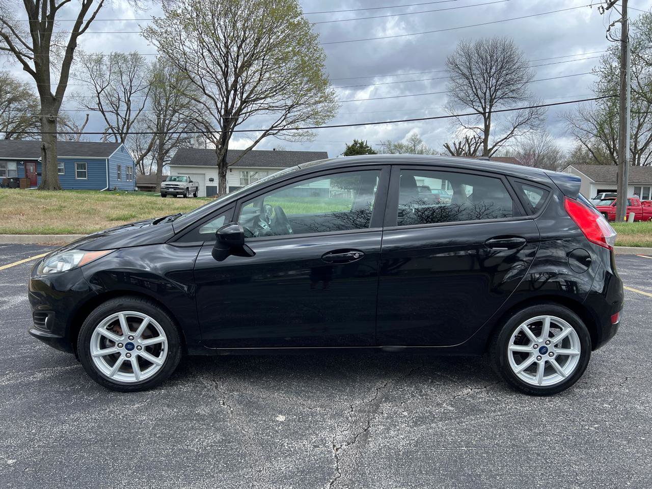 Used 2019 Ford Fiesta SE w/ Equipment Group 201A image 2