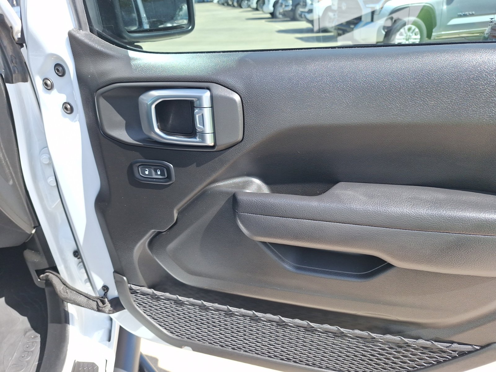 Used 2024 Jeep Wrangler Unlimited Rubicon w/ Convenience Group AWD/4WD image 35