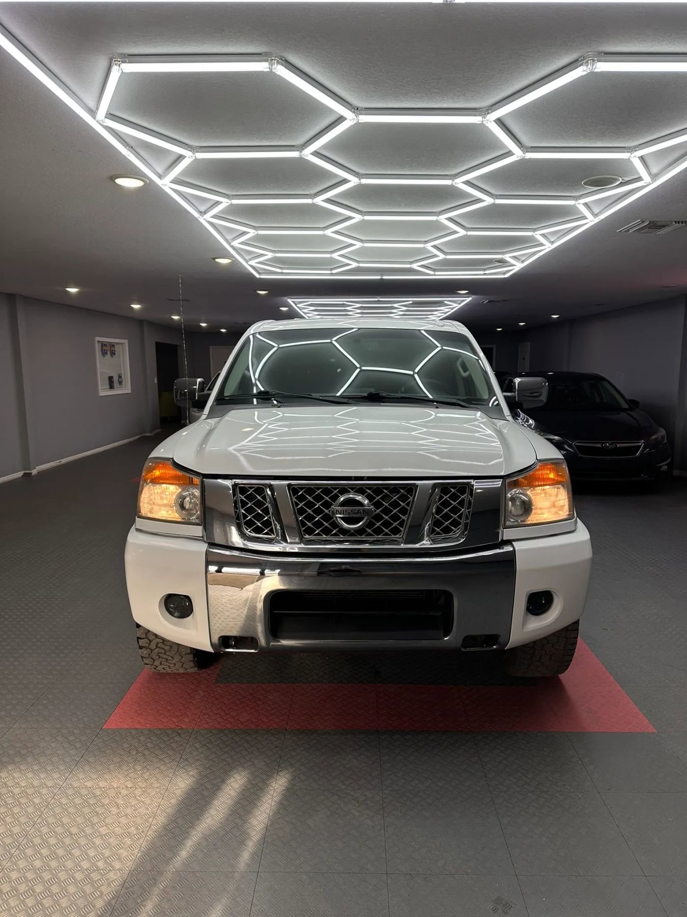 Used 2013 Nissan Titan SV w/ SV Value Truck Pkg image 8