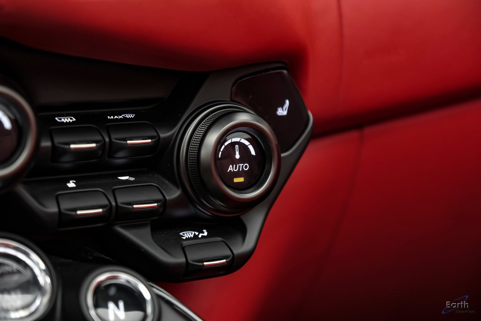 Used 2022 Aston Martin V8 Vantage Roadster RWD image 75