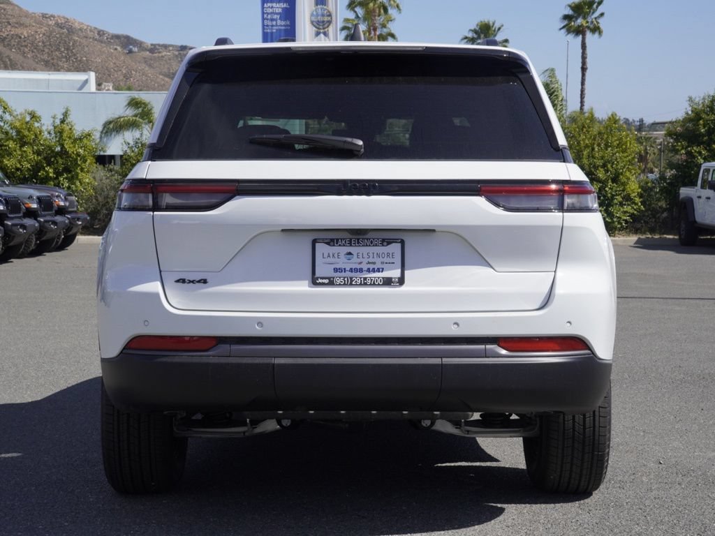 New 2026 Jeep Grand Cherokee Altitude AWD/4WD image 5
