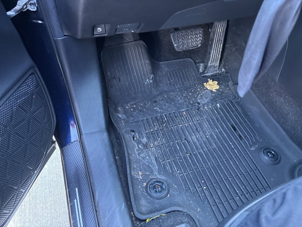 Used 2021 Toyota RAV4 XLE w/ Convenience Package image 26