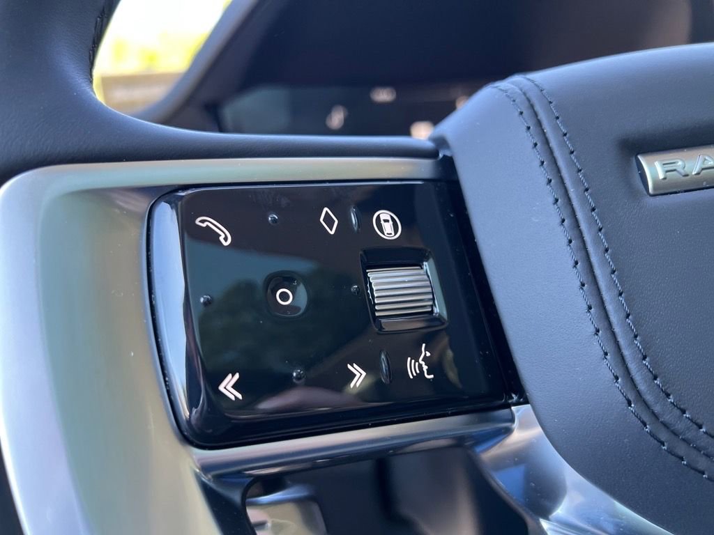 New 2025 Land Rover Range Rover SE image 13