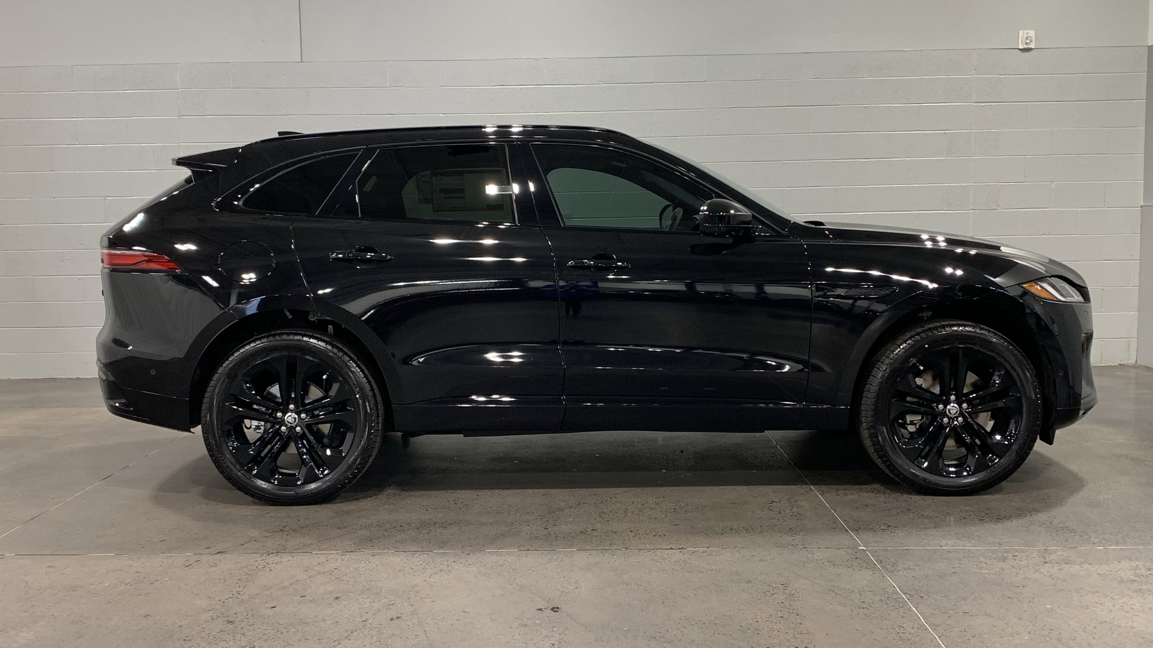 New 2026 Jaguar F-PACE R-Dynamic S image 13