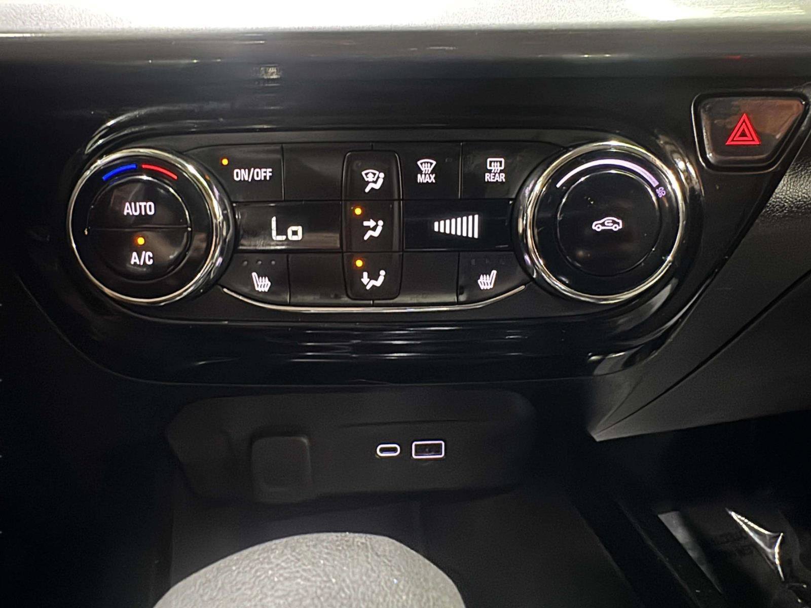 Used 2024 Chevrolet Trax LT w/ Driver Confidence Package FWD image 32