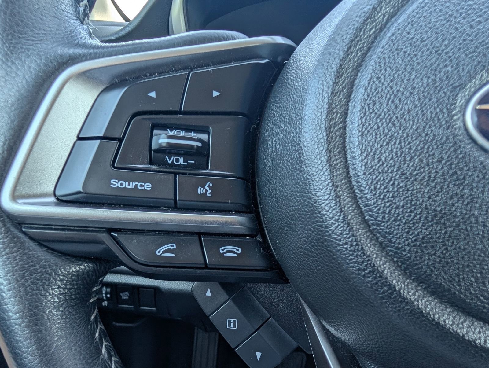 Used 2022 Subaru Outback Limited image 17