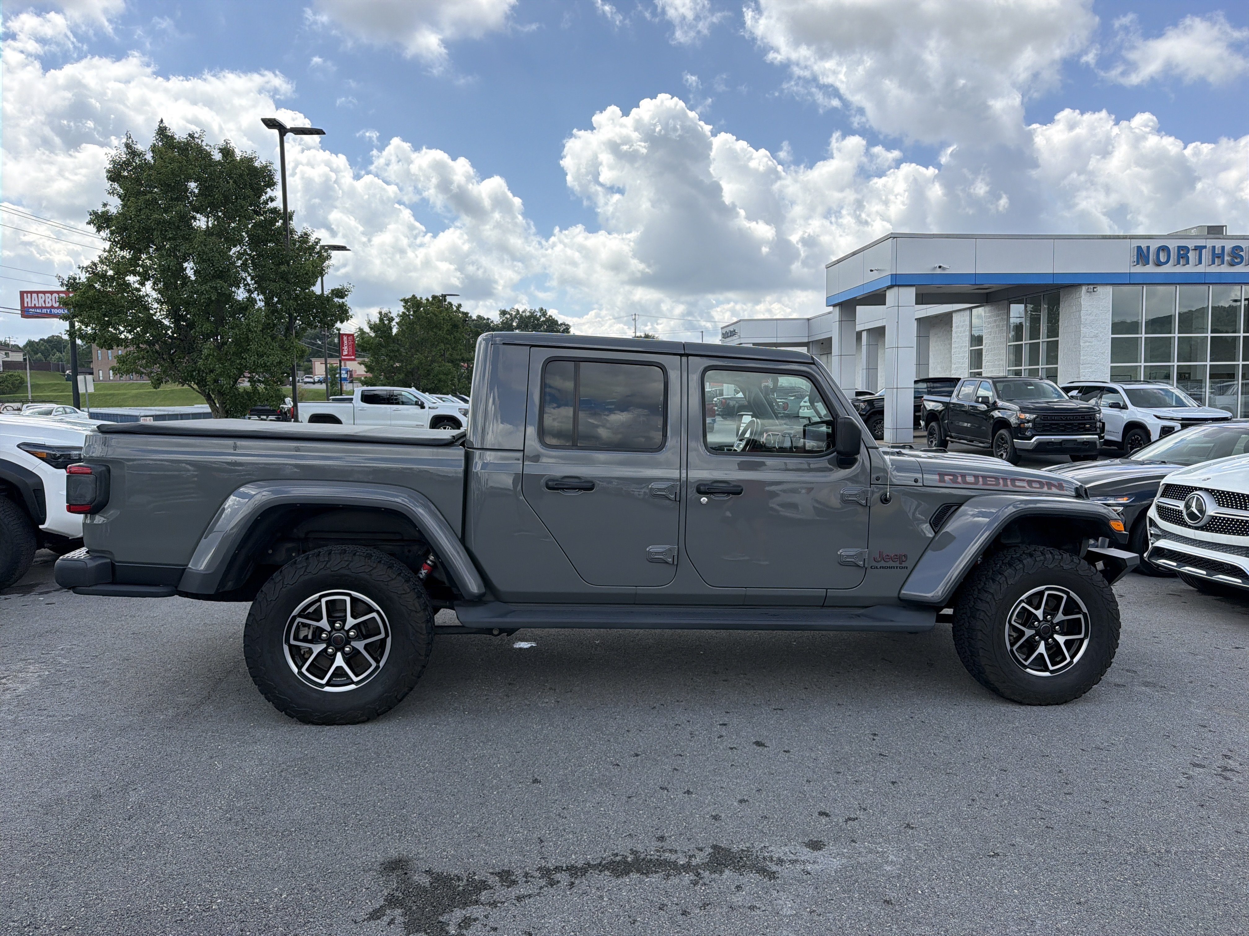 Used 2022 Jeep Gladiator Rubicon w/ LED Lighting Group AWD/4WD image 5