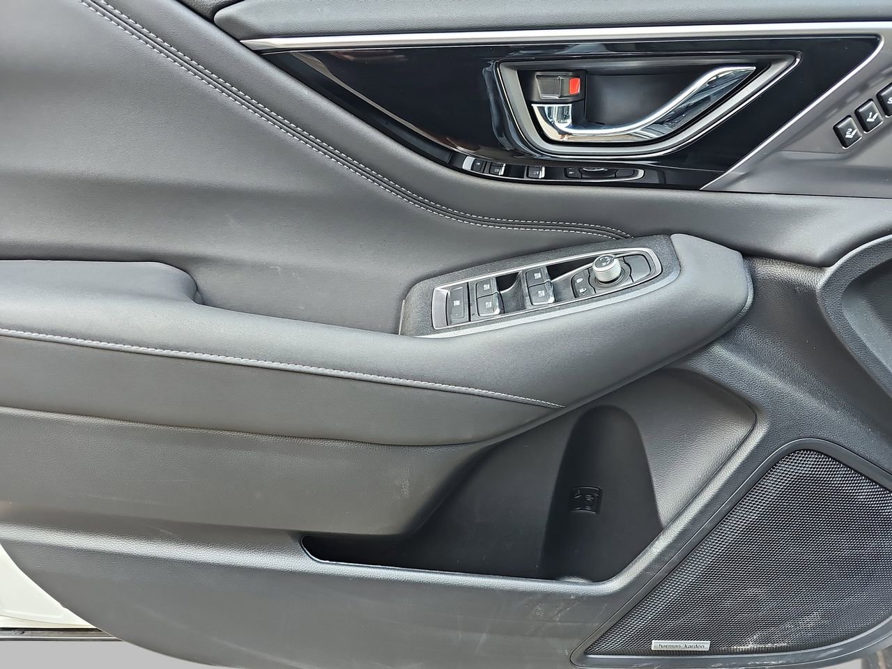 Certified 2025 Subaru Outback Limited image 33