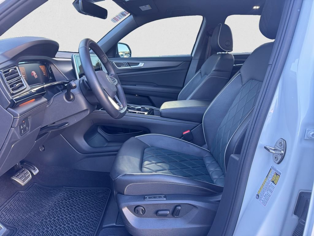 Used 2025 Volkswagen Atlas Cross Sport SEL Premium R-Line image 9