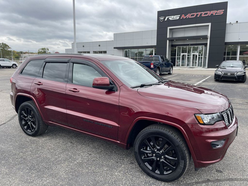 Used 2019 Jeep Grand Cherokee Altitude AWD/4WD image 1