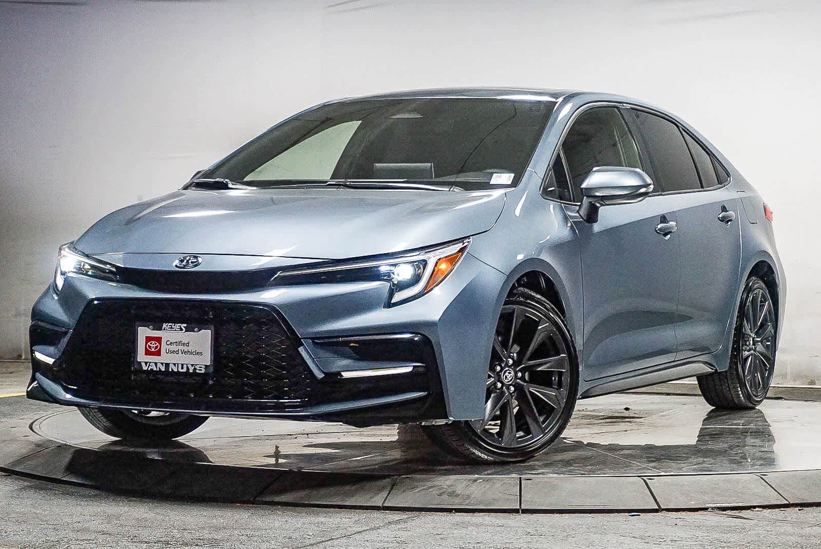 Certified 2025 Toyota Corolla SE w/ SE Premium Package FWD image 1