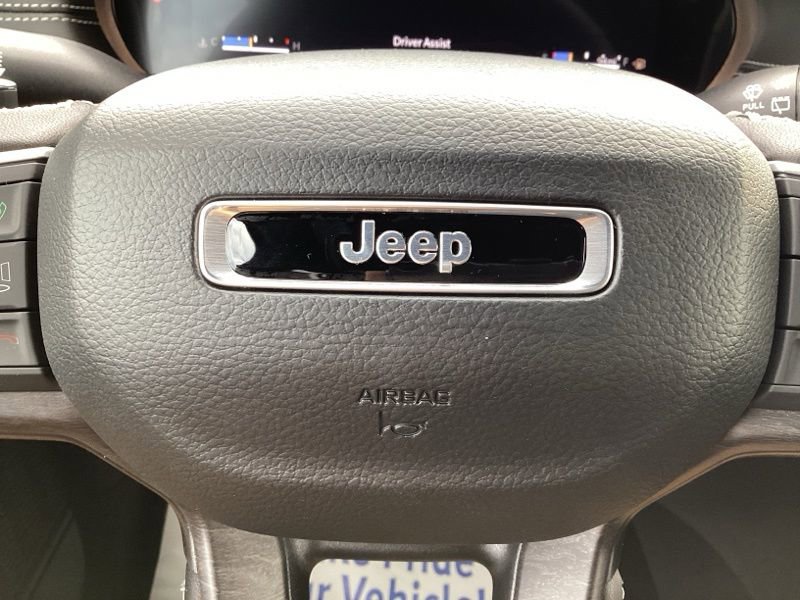 New 2025 Jeep Grand Cherokee Limited w/ Black Appearance Package image 34