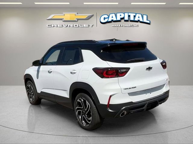 Used 2024 Chevrolet TrailBlazer RS FWD image 3