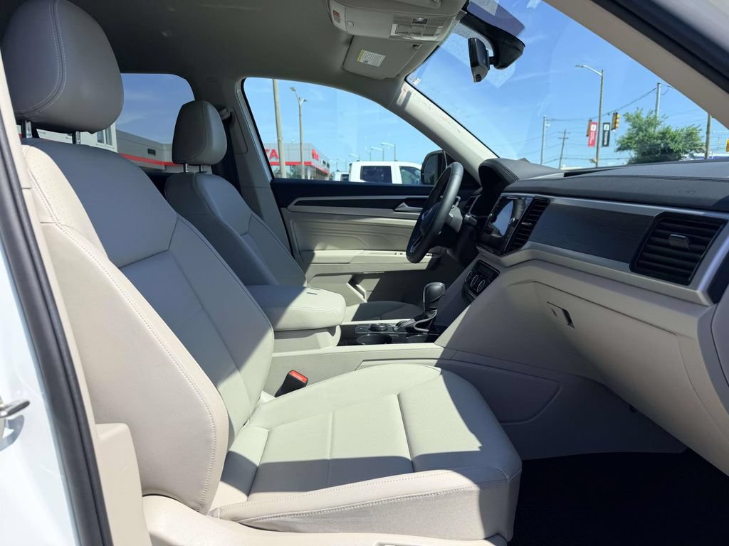 Used 2023 Volkswagen Atlas SE AWD/4WD image 13