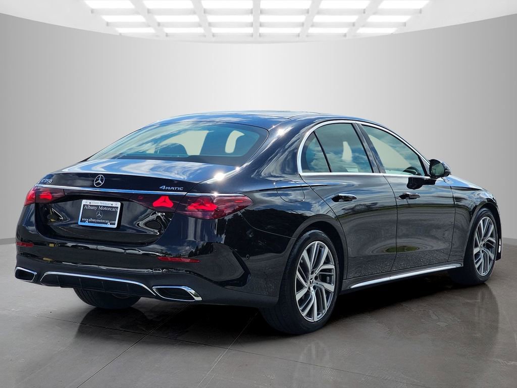 Used 2024 Mercedes-Benz E 350 4MATIC Sedan image 6