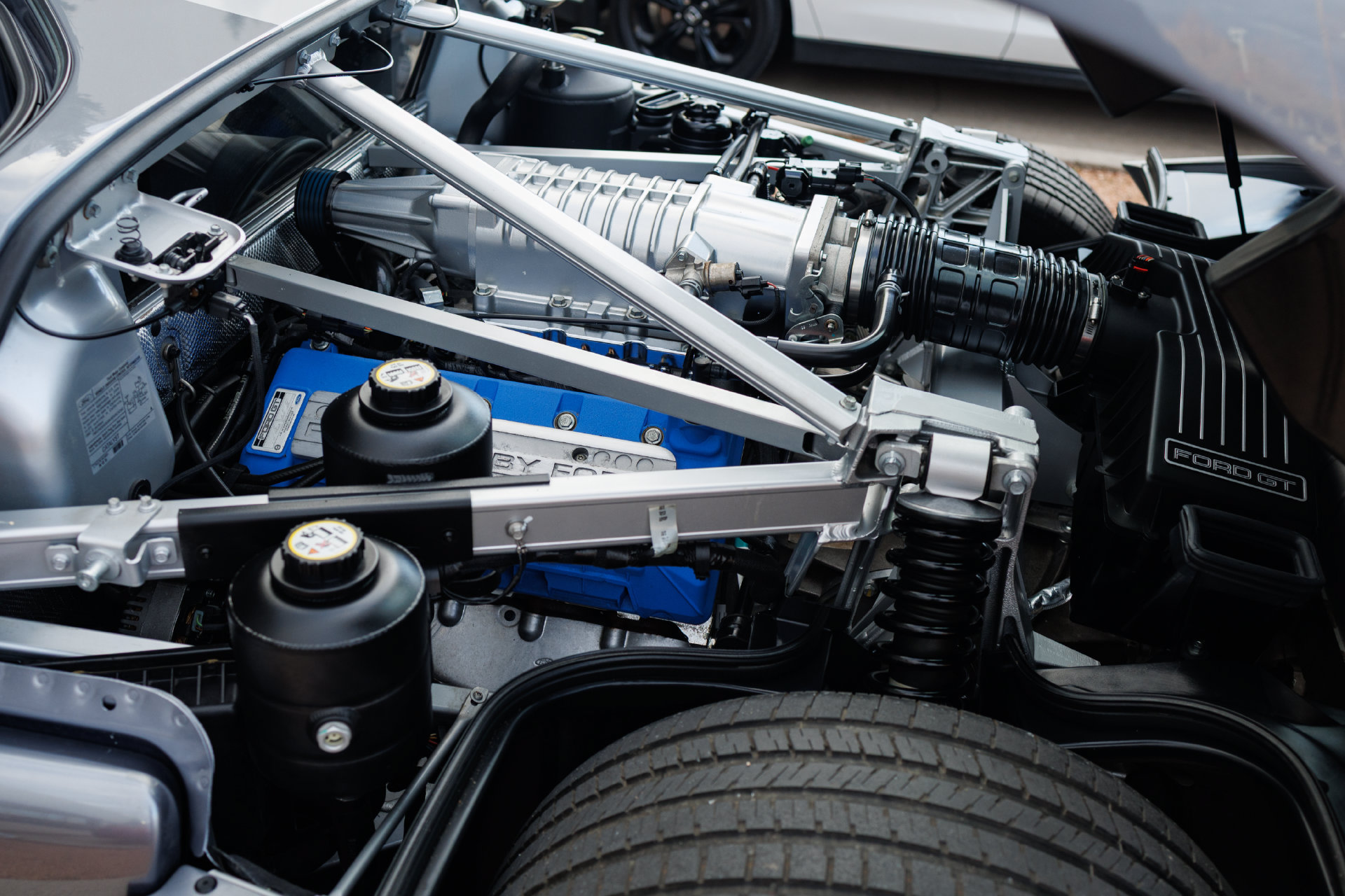 Used 2006 Ford GT RWD image 89