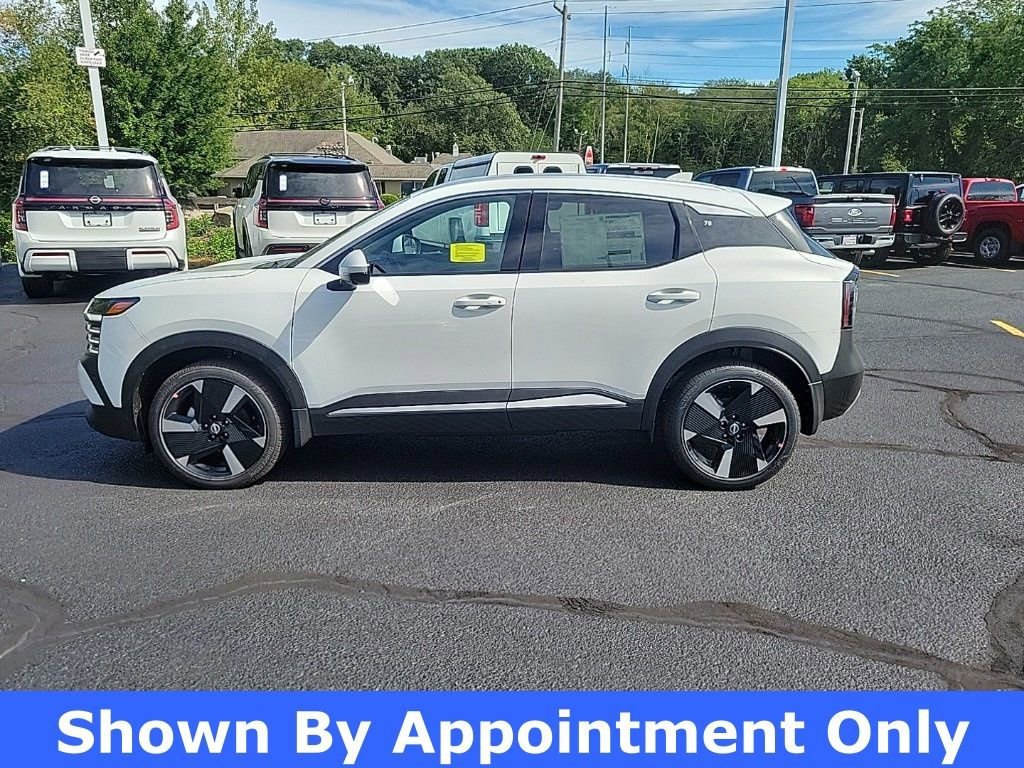 Used 2025 Nissan Kicks SR image 2