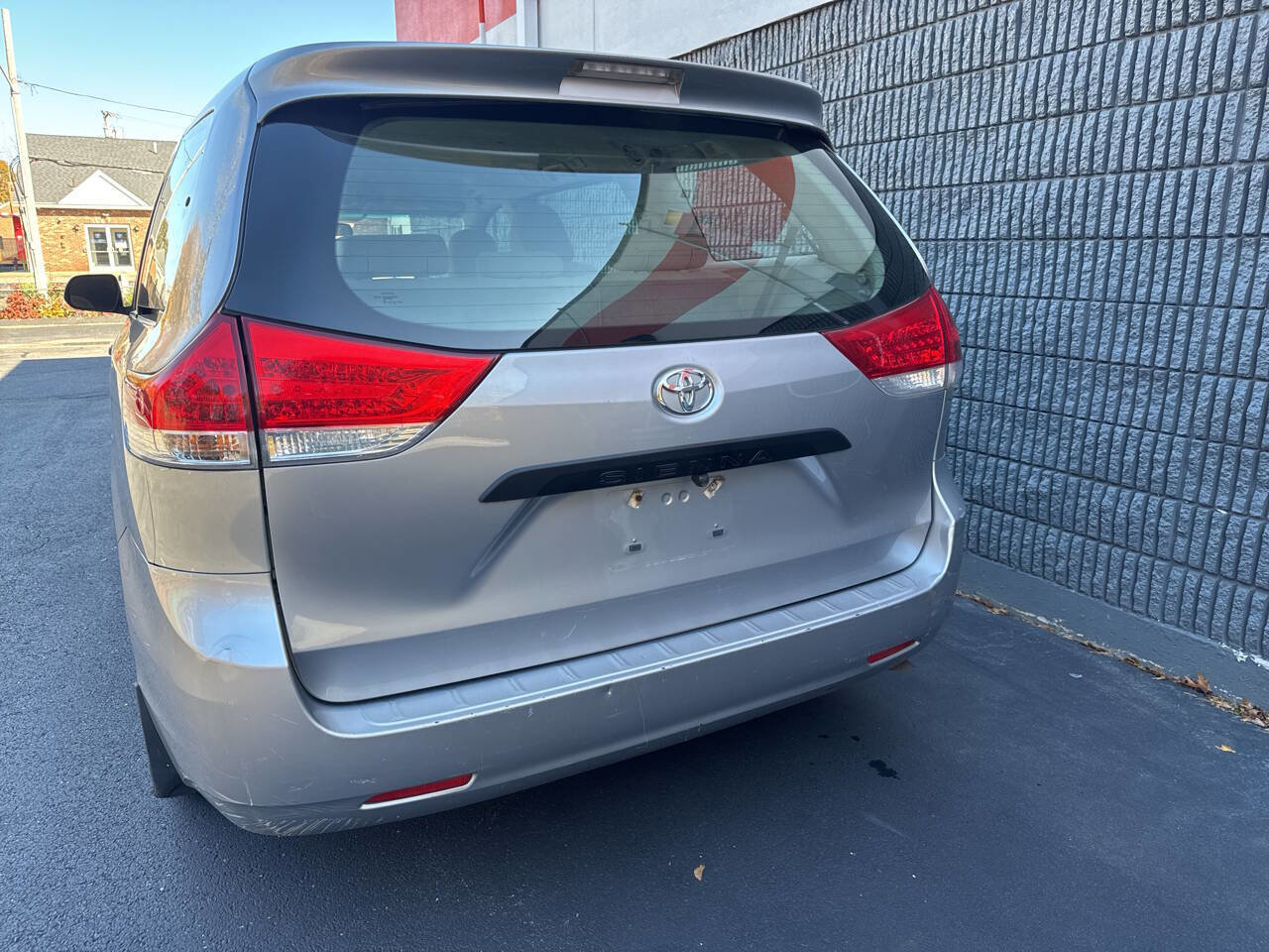 Used 2012 Toyota Sienna image 23