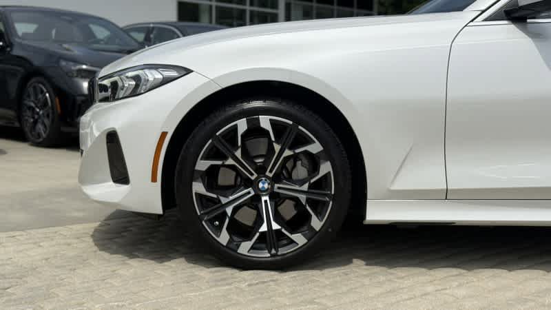 Used 2025 BMW 330i xDrive Sedan w/ Convenience Package AWD/4WD image 10