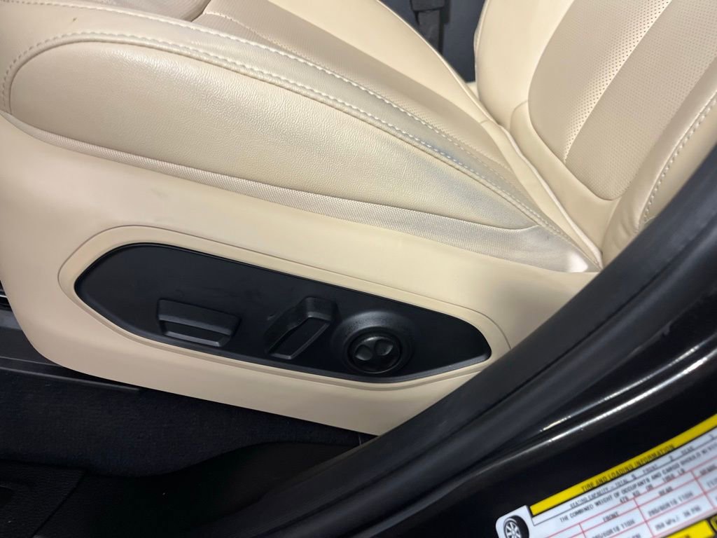 Used 2024 Jeep Grand Cherokee Limited w/ Luxury Tech Group II image 25