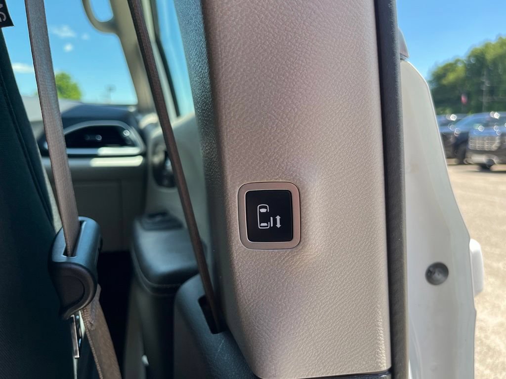 Used 2023 Chrysler Voyager LX FWD image 32