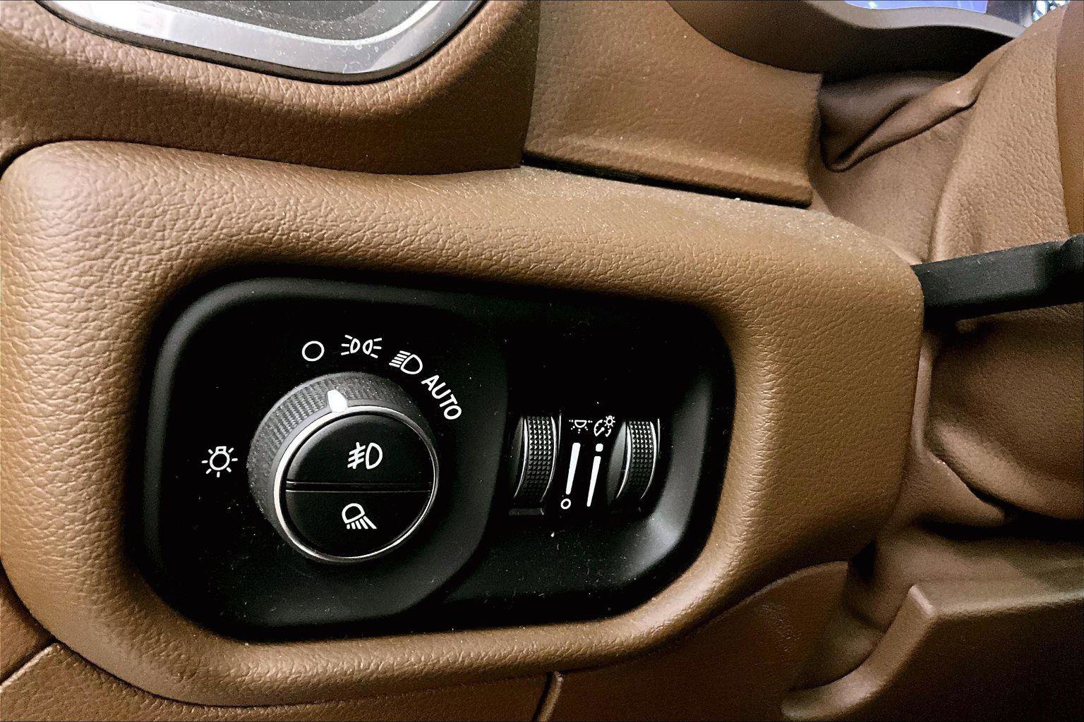 Used 2019 RAM 1500 Laramie image 30