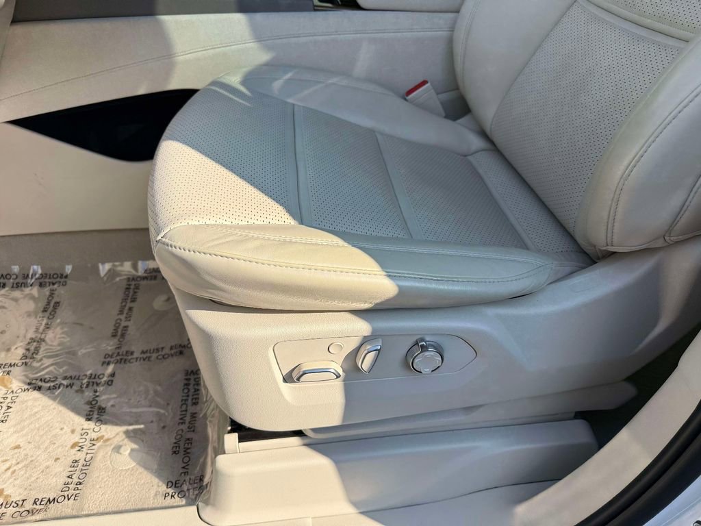 Used 2023 Cadillac Escalade Sport Platinum image 3