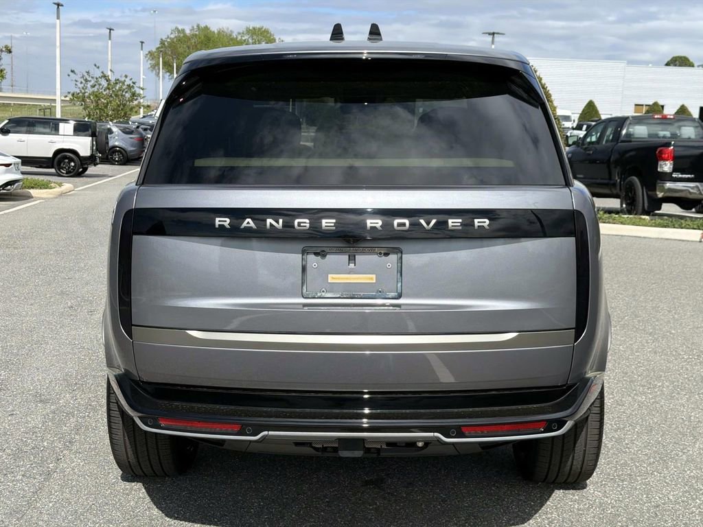 New 2026 Land Rover Range Rover SE image 4