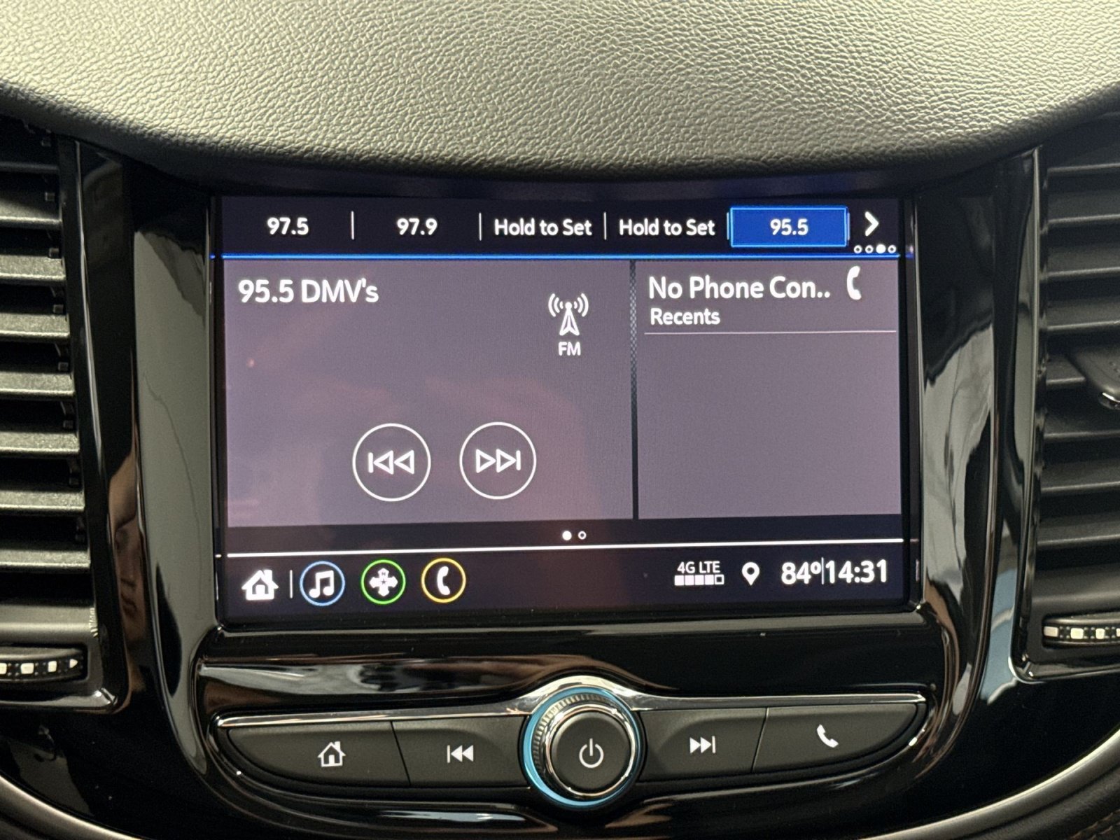Used 2020 Chevrolet Trax LS AWD/4WD image 19