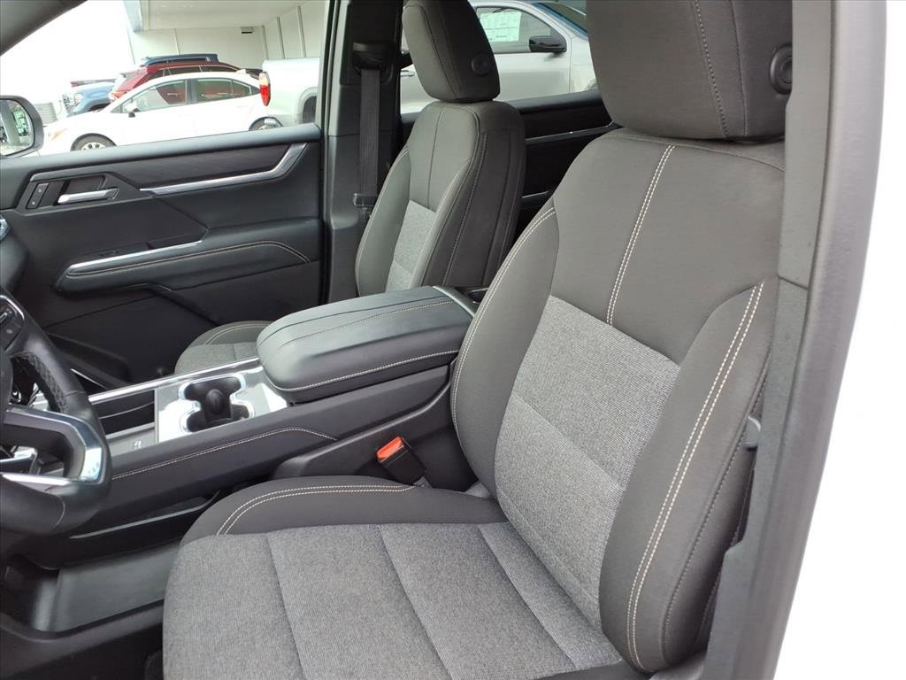 Used 2025 GMC Acadia Elevation image 11