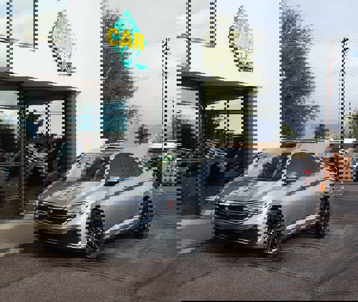 Used 2023 Volkswagen Jetta SE image 2