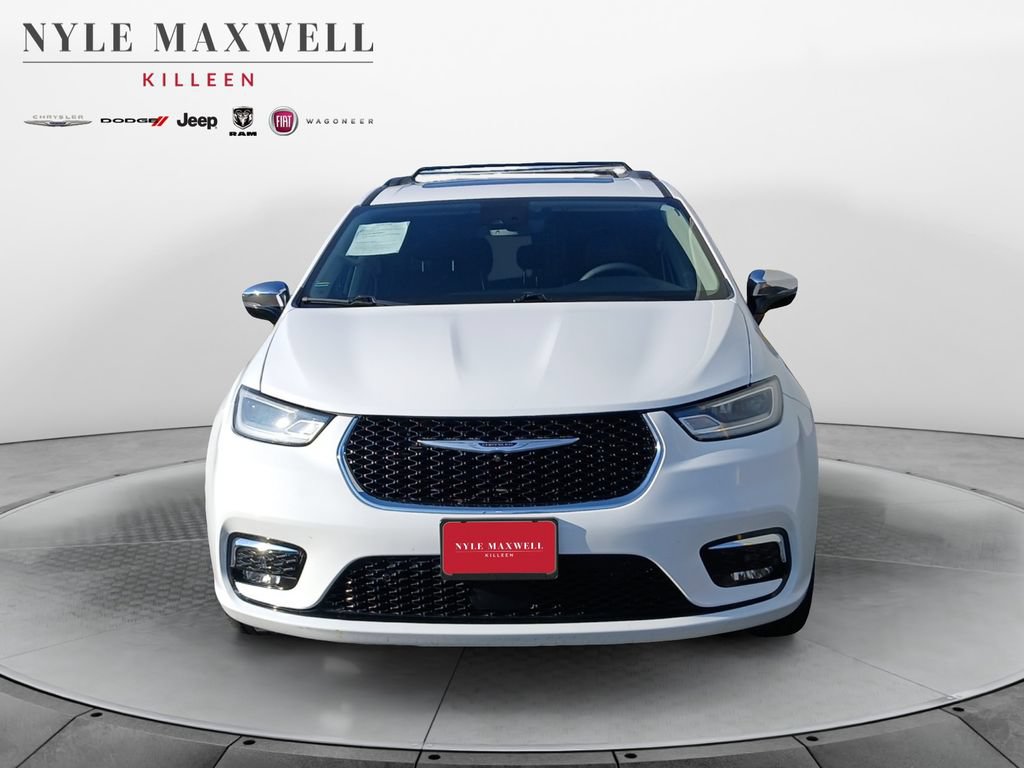 Used 2023 Chrysler Pacifica Limited w/ Uconnect Theater Family Group AWD/4WD image 18