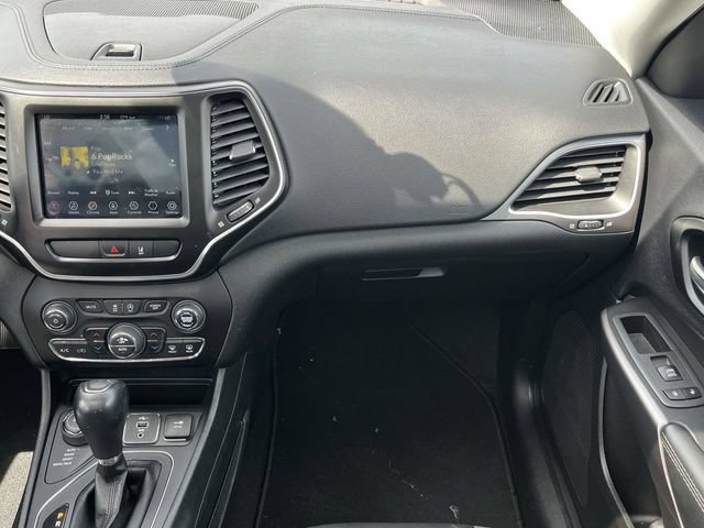 Used 2022 Jeep Cherokee Latitude Lux w/ Sun & Sound Group AWD/4WD image 19