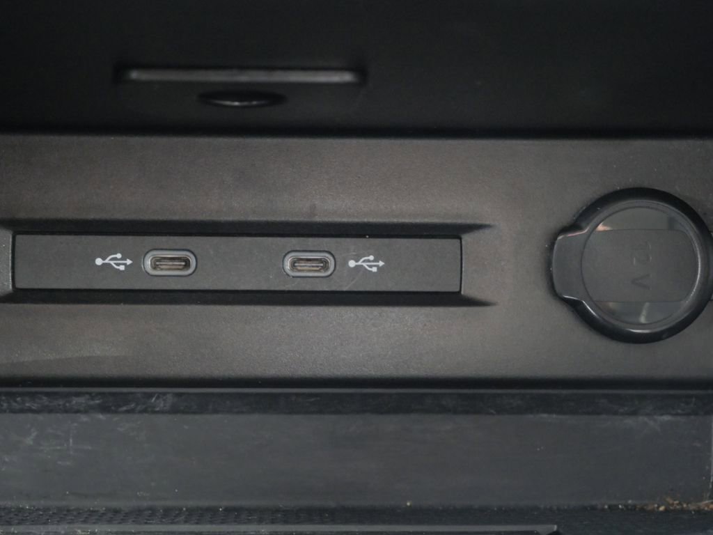 Used 2025 Volkswagen Taos SE FWD image 21