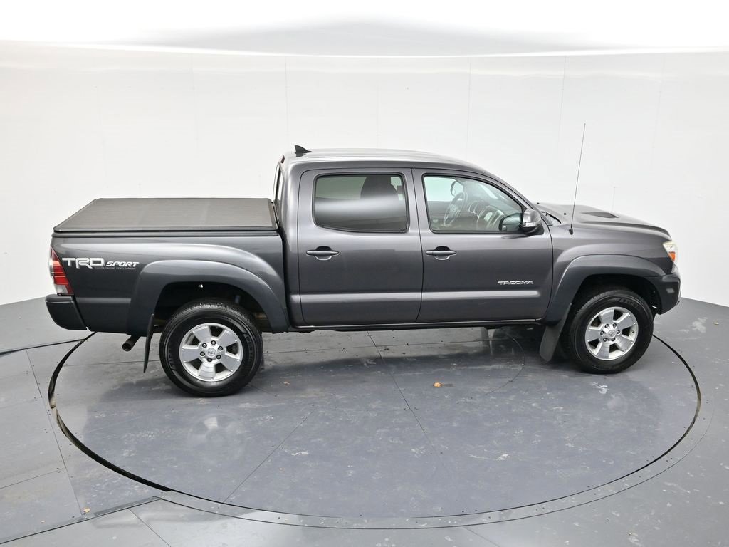 Used 2015 Toyota Tacoma Base image 38