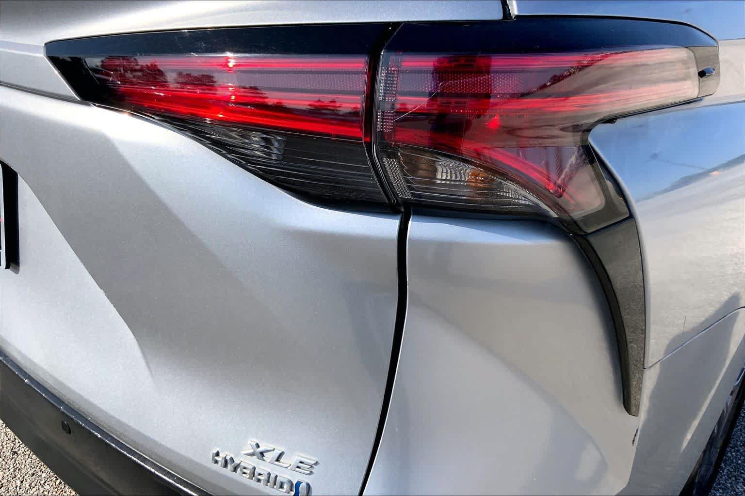 Used 2022 Toyota Sienna XLE FWD image 30