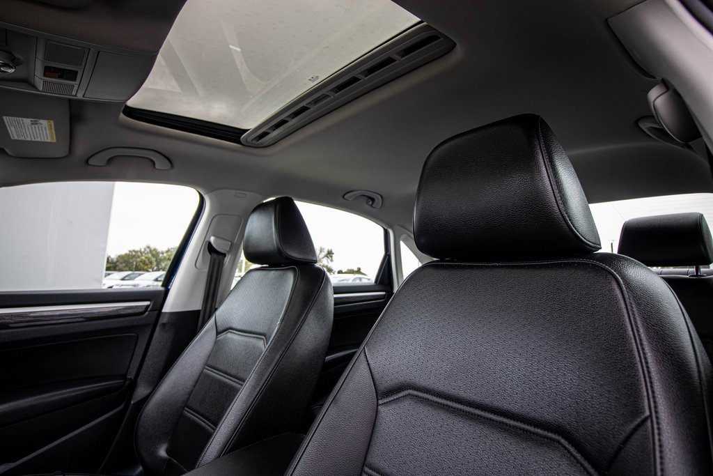 Used 2018 Volkswagen Passat 2.0T SE image 39